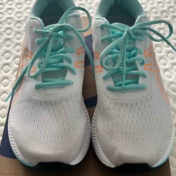 Like new ASICS Gel-Excite 9 Women’s Sneakers Size 11 - Picture 2 of 10